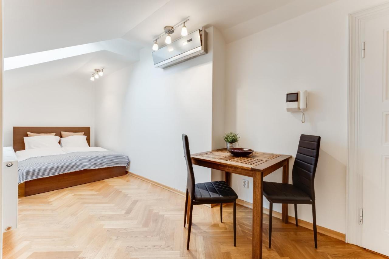 Jt'S Apartments Bilkova Str. Praga Esterno foto